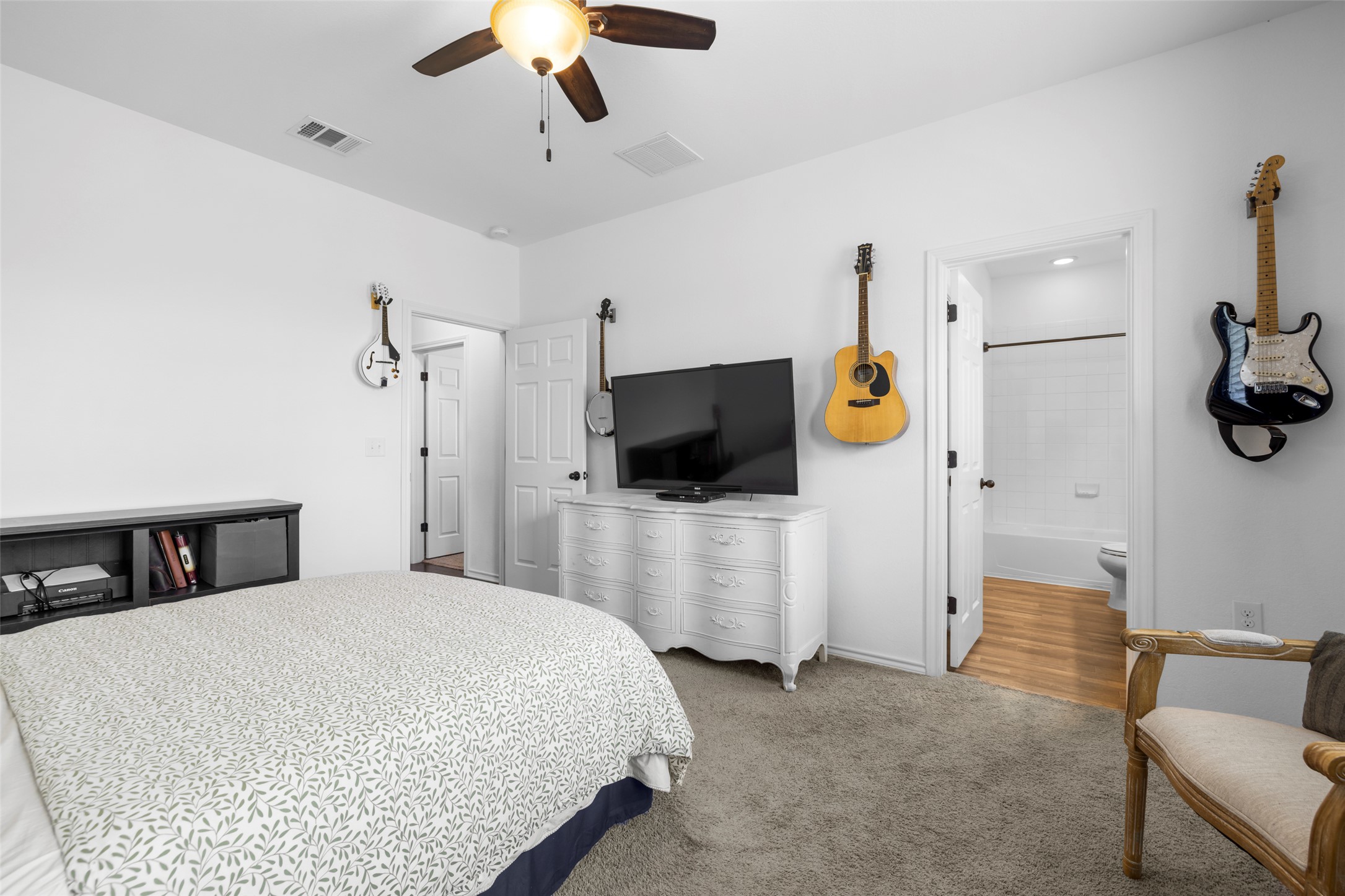 13113 Titanium Street Austin, TX 78754 - Photo 16 of 39 Ensuite bathroom with walk-in closet
