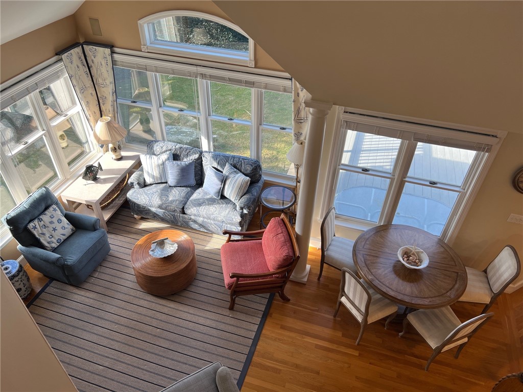 611 Wolcott Avenue Middletown, RI 02842 - Photo 15 of 31