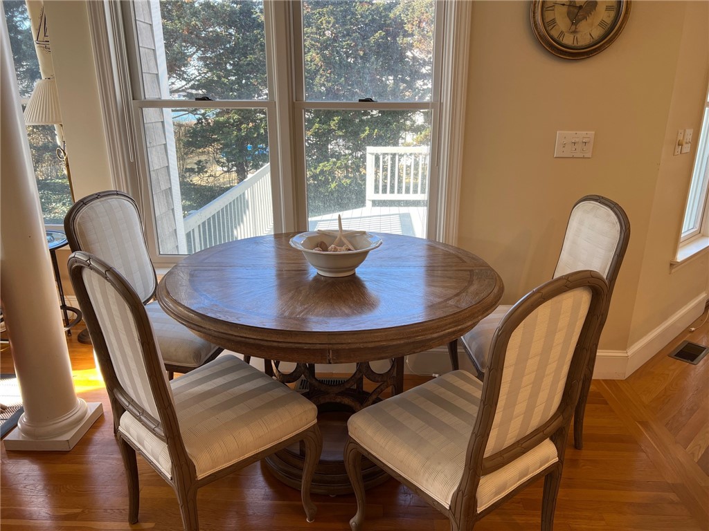 611 Wolcott Avenue Middletown, RI 02842 - Photo 9 of 31