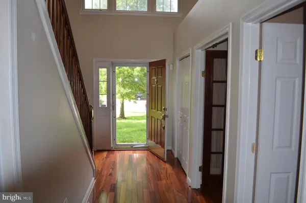 a view of an entryway with a livingroom