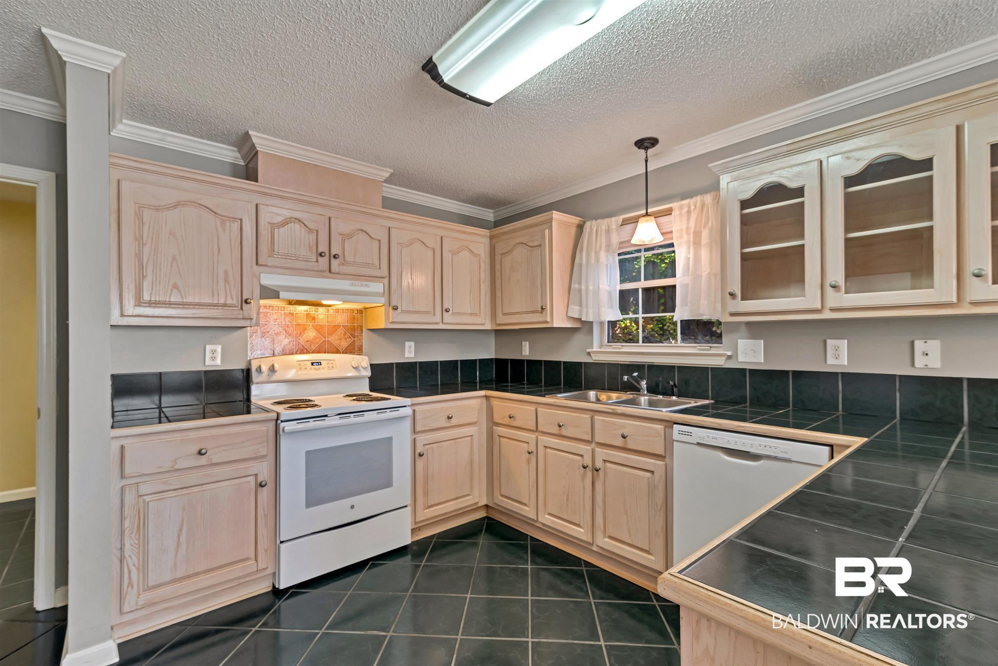 213 Ridgewood Drive Daphne, AL 36526 - Photo 17 of 25