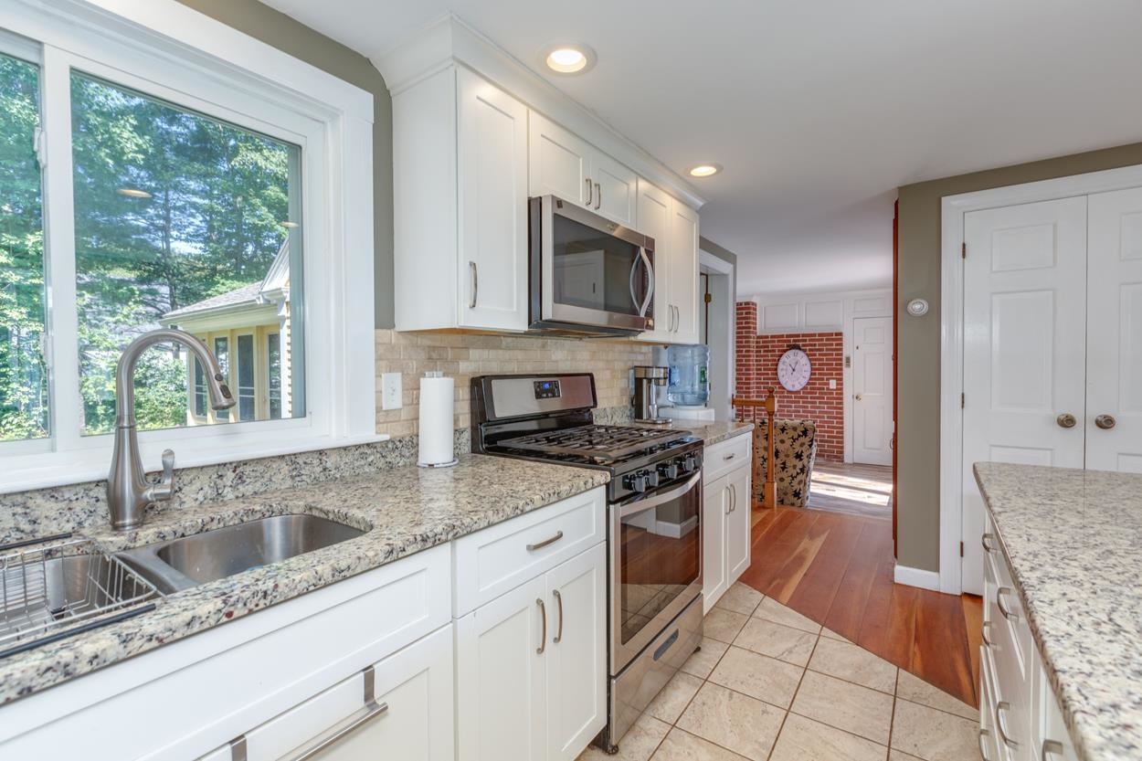 59 Knox Road Bow, NH 03304 - Photo 5 of 40 Gallery Image 5