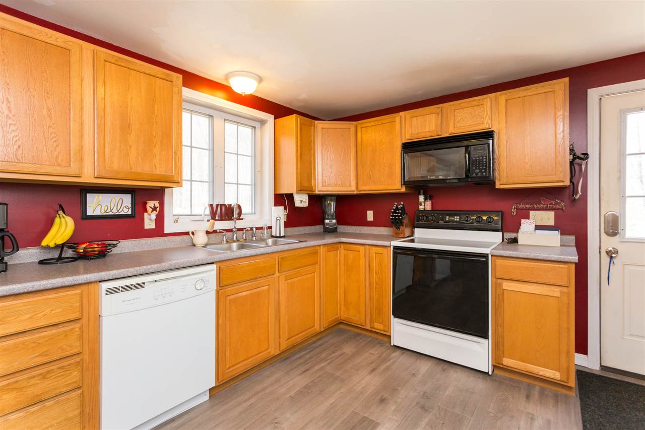 47 Ridgeview Drive Milton, NH 03851 - Photo 4 of 40