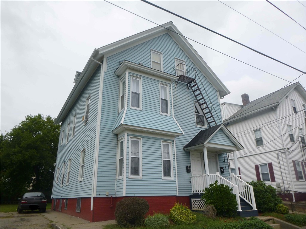23 Young Street Pawtucket, RI 02860 - Photo 4 of 14