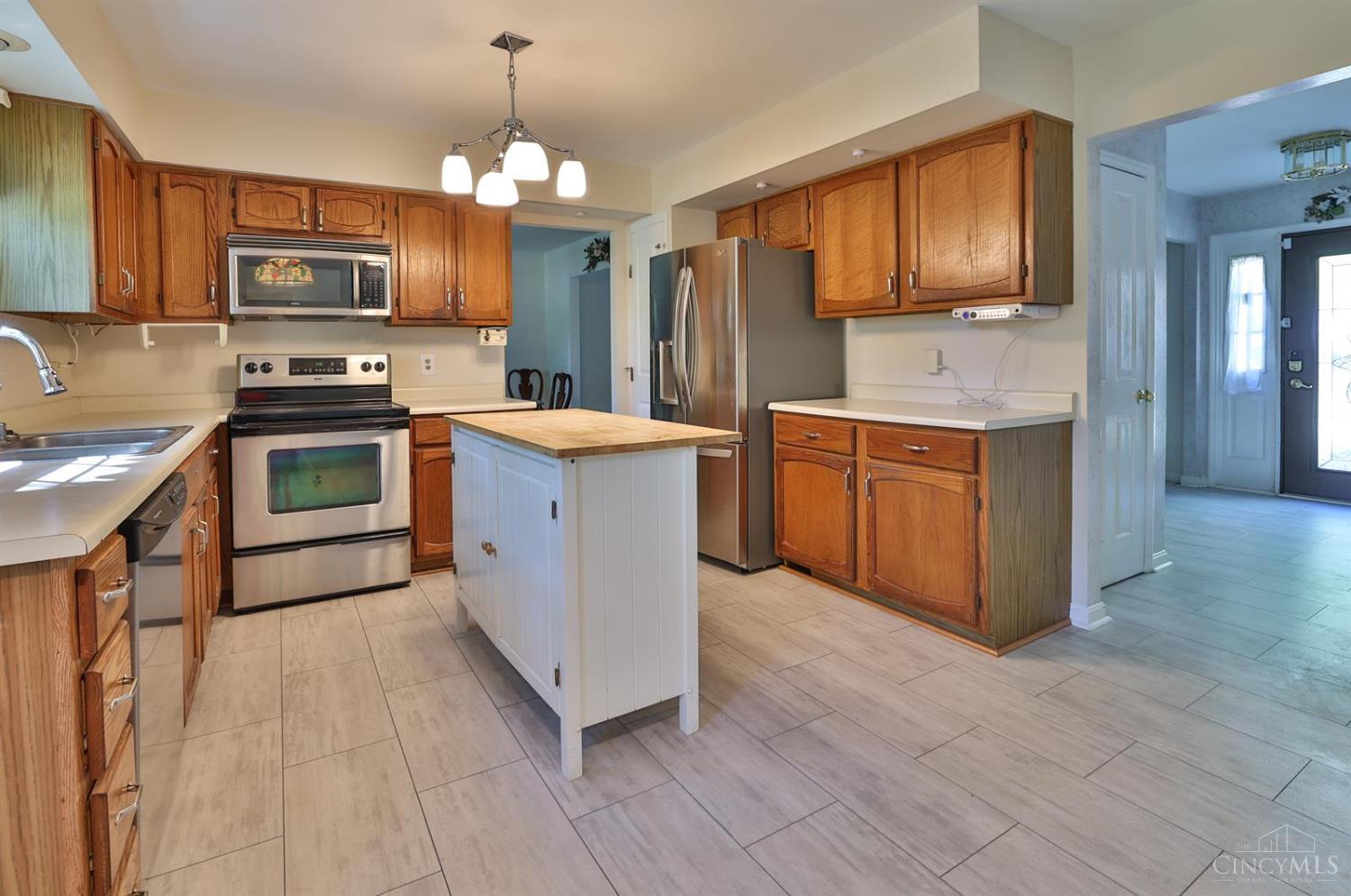 5978 Werk Road Cincinnati, OH 45248 - Photo 11 of 46 Gallery Image 11