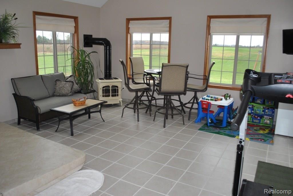 7329 South Custer Road Monroe, MI 48161 - Photo 16 of 26 DSC_0652.jpg