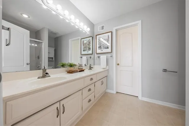 $340,000 | 916 Witch Hollow, Gardner, KS 66030