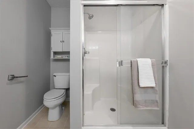 $340,000 | 916 Witch Hollow, Gardner, KS 66030