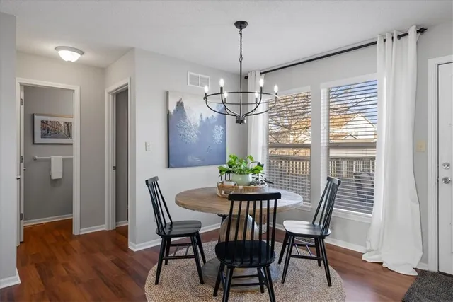 $340,000 | 916 Witch Hollow, Gardner, KS 66030