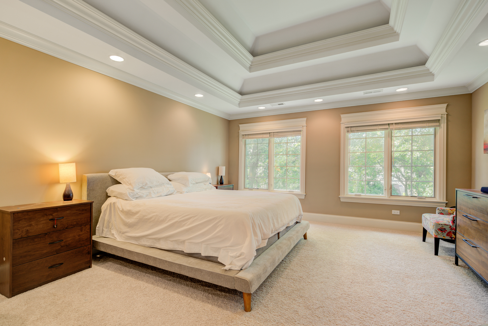 4436 Roslyn Road Downers Grove, IL 60515 - Photo 15 of 30 a bedroom with a bed and a large window