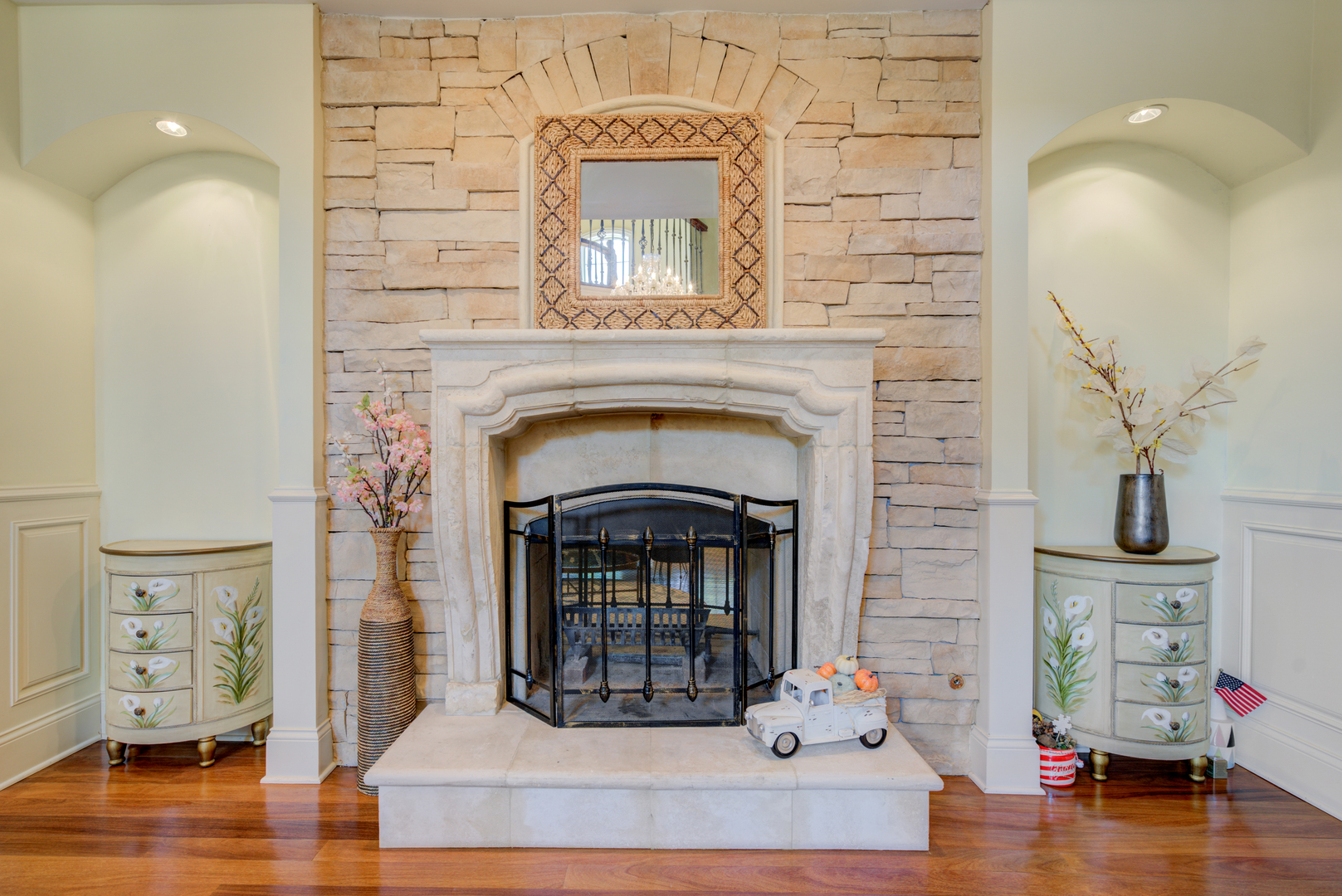 4436 Roslyn Road Downers Grove, IL 60515 - Photo 4 of 30 a living room with furniture and a fireplace