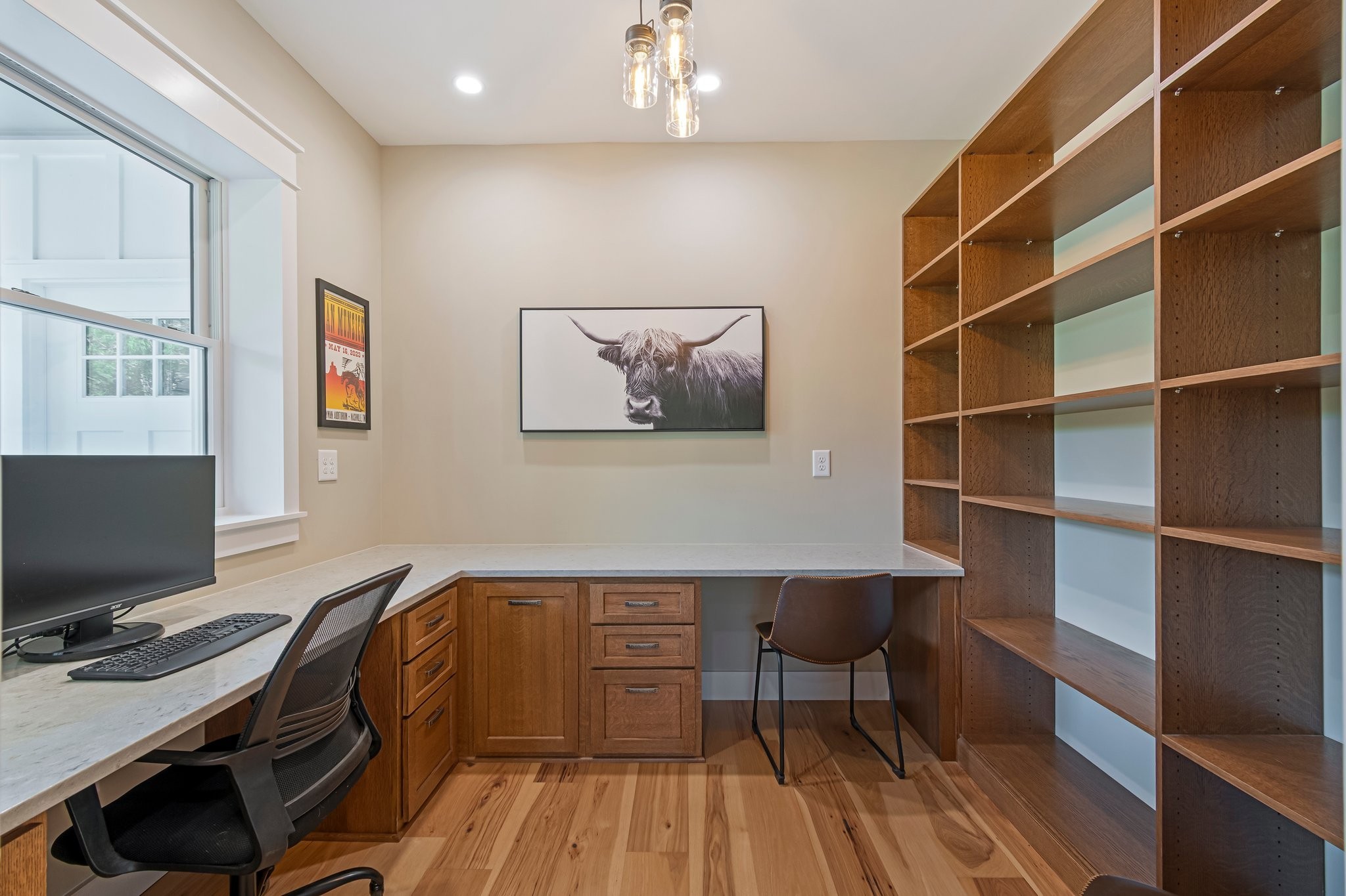 2825 Oregon Road Milton, TN 37118 - Photo 18 of 71 a view of a workspace with furniture and wooden floor