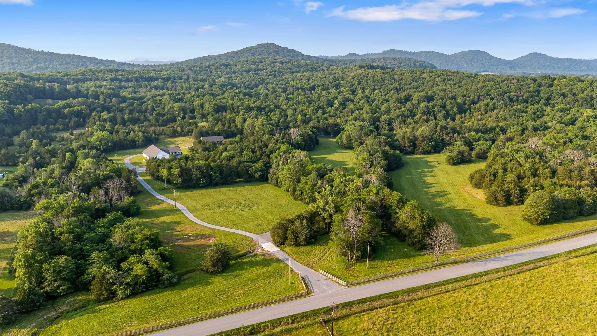 2825 Oregon Road Milton, TN 37118 - Photo 63 of 71 a view of a mountain from a balcony