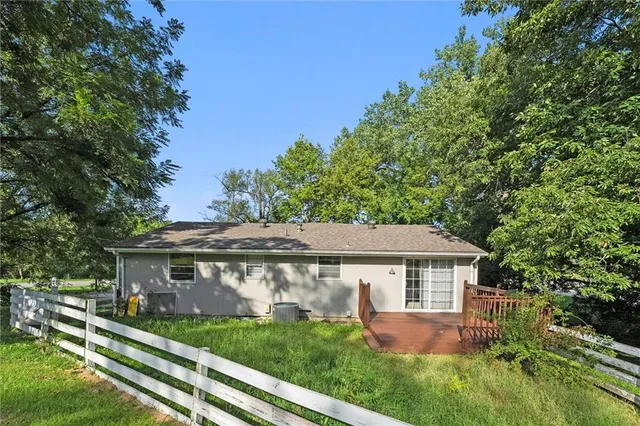 $230,000 | 3801 Northeast Antioch Road, Kansas City, MO 64117