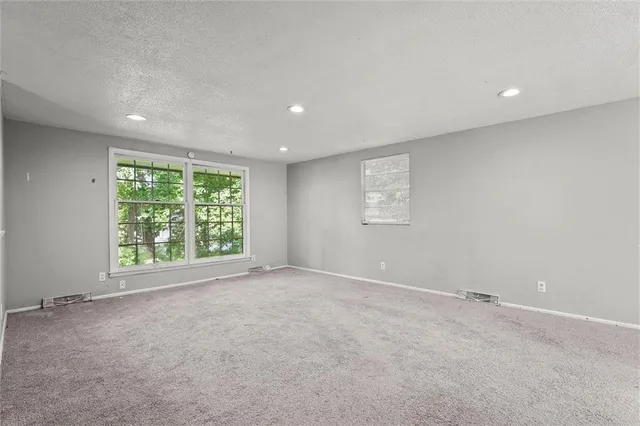 $230,000 | 3801 Northeast Antioch Road, Kansas City, MO 64117