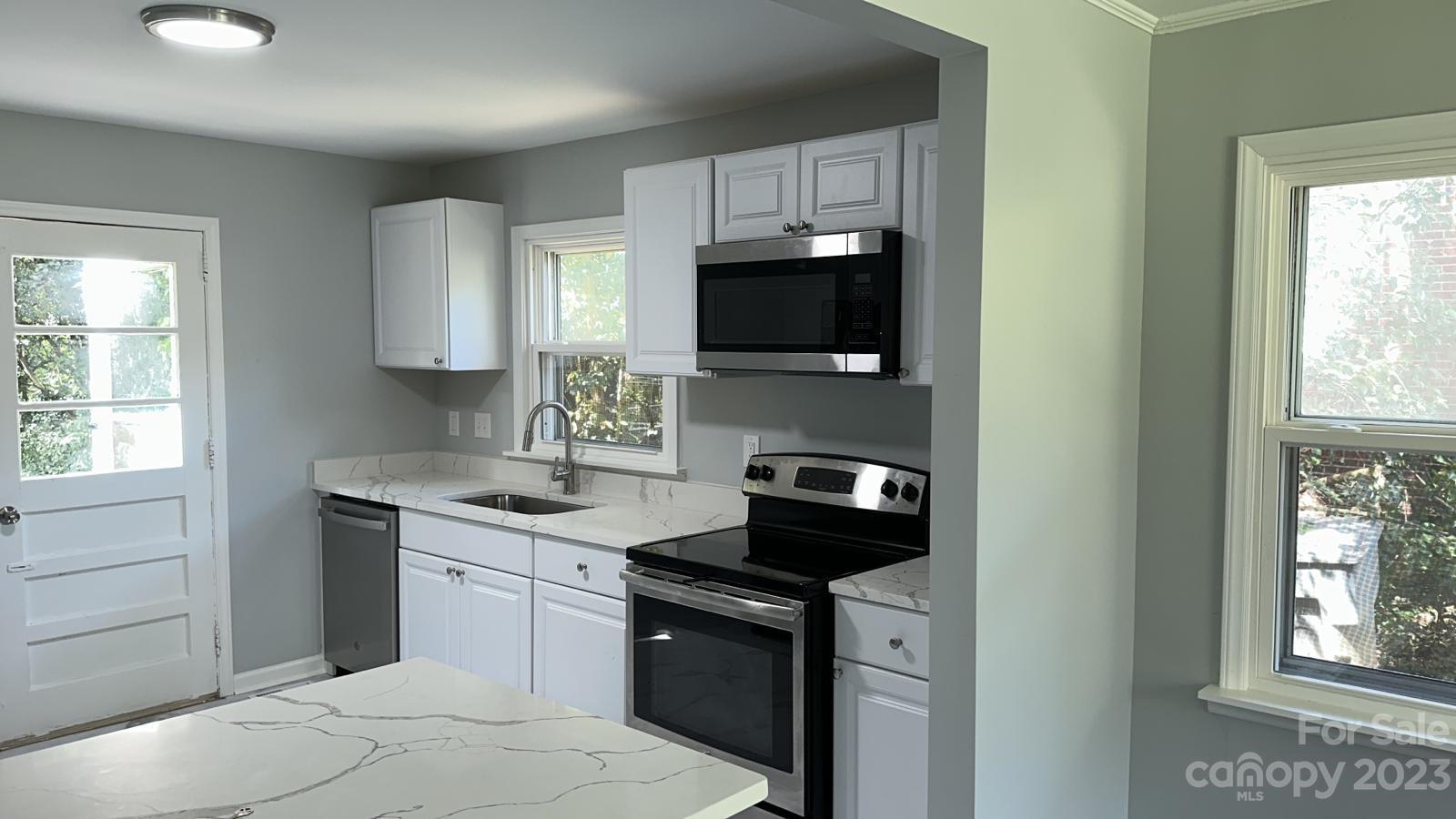 4127 Tillman Road Charlotte, NC 28208 - Photo 4 of 11 Gallery Image 4