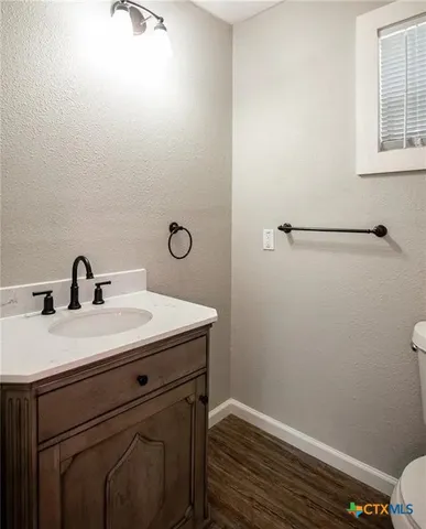 $1,350 | 2003 Woodlawn Street, Unit FRONT, Victoria, TX 77901