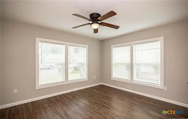 $1,350 | 2003 Woodlawn Street, Unit FRONT, Victoria, TX 77901