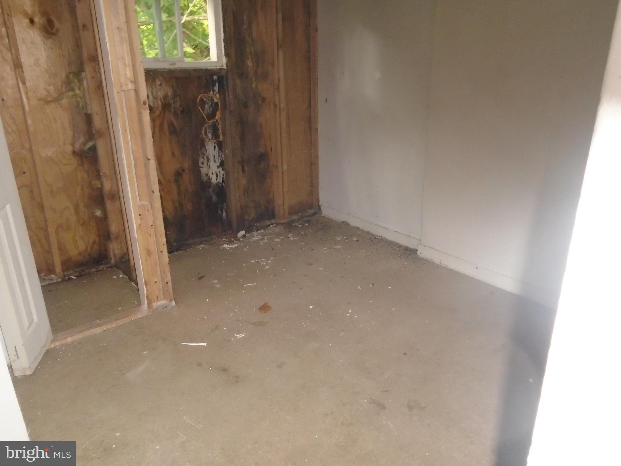 705 Appleton Street Baltimore, MD 21217 - Photo 9 of 9 Interior (General)