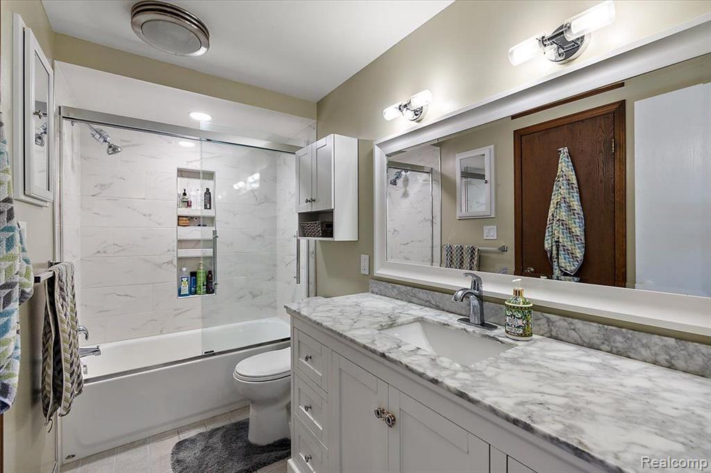5621 Sally Road Clarkston, MI 48348 - Photo 24 of 76