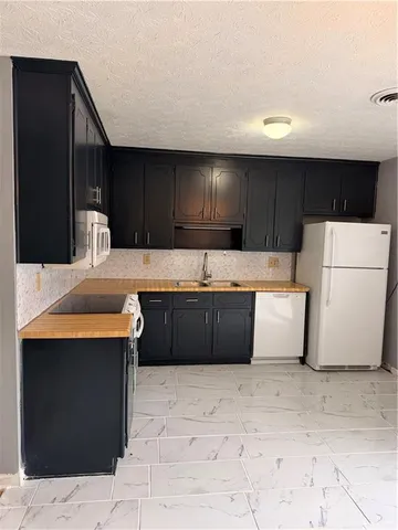 $2,100 | 219 Heritage Way, Auburn, GA 30011