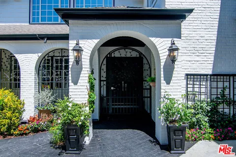 $4,299,000 | 4054 Stone Canyon Avenue, Sherman Oaks, CA 91403