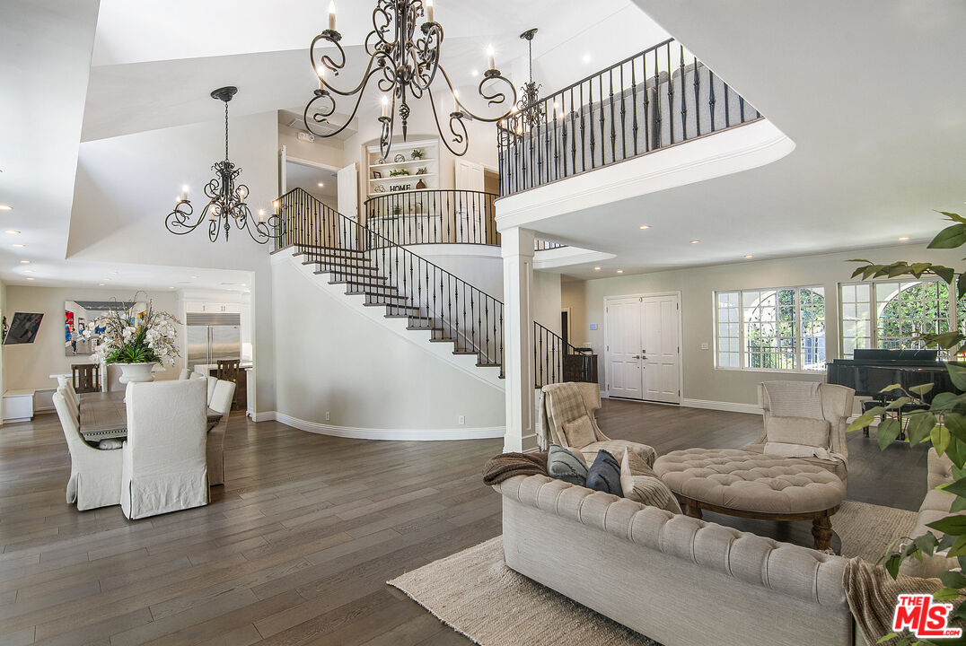 4054 Stone Canyon Avenue Sherman Oaks, CA 91403 - Photo 19 of 75