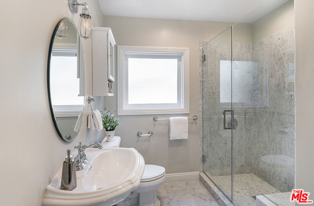 4054 Stone Canyon Avenue Sherman Oaks, CA 91403 - Photo 35 of 75