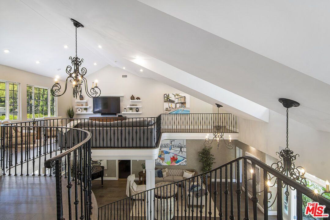 4054 Stone Canyon Avenue Sherman Oaks, CA 91403 - Photo 38 of 75