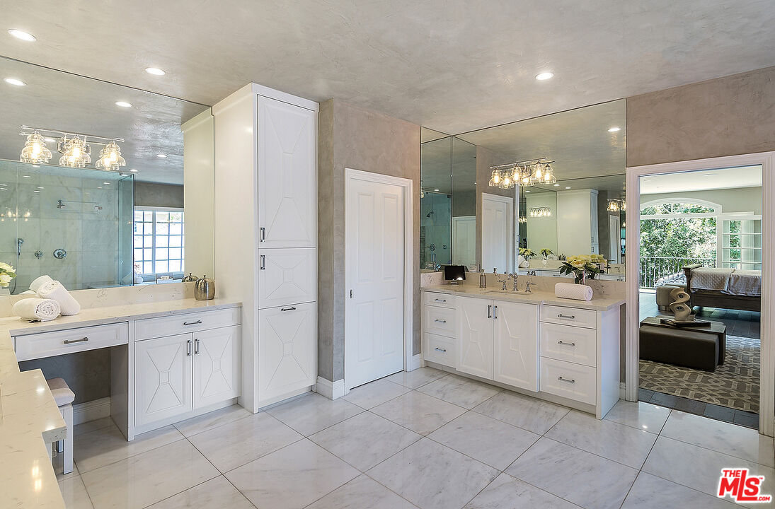 4054 Stone Canyon Avenue Sherman Oaks, CA 91403 - Photo 47 of 75