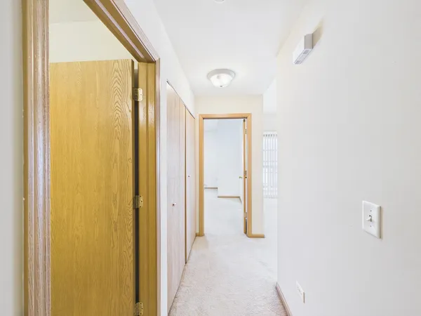 $1,900 | 917 Silverstone Drive, Unit 917, Carpentersville, IL 60110
