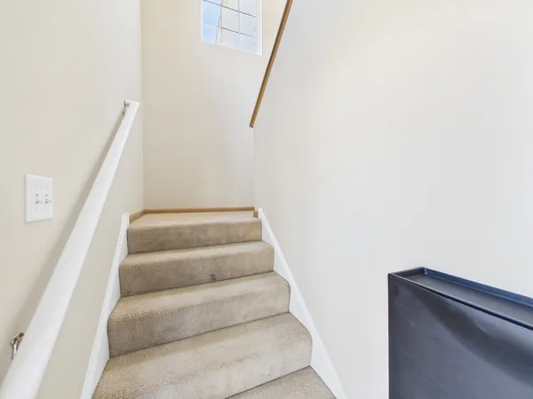 $1,900 | 917 Silverstone Drive, Unit 917, Carpentersville, IL 60110