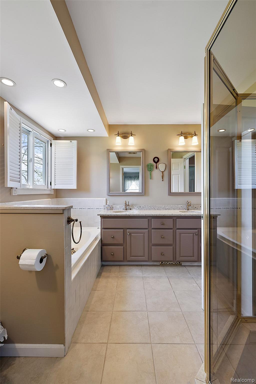2656 Lake George Road Oakland, MI 48363 - Photo 32 of 64 2656 Lake George-57.jpg