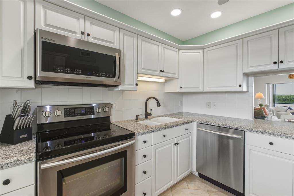 4420 Exeter Drive, Unit 303 Longboat Key, FL 34228 - Photo 17 of 42