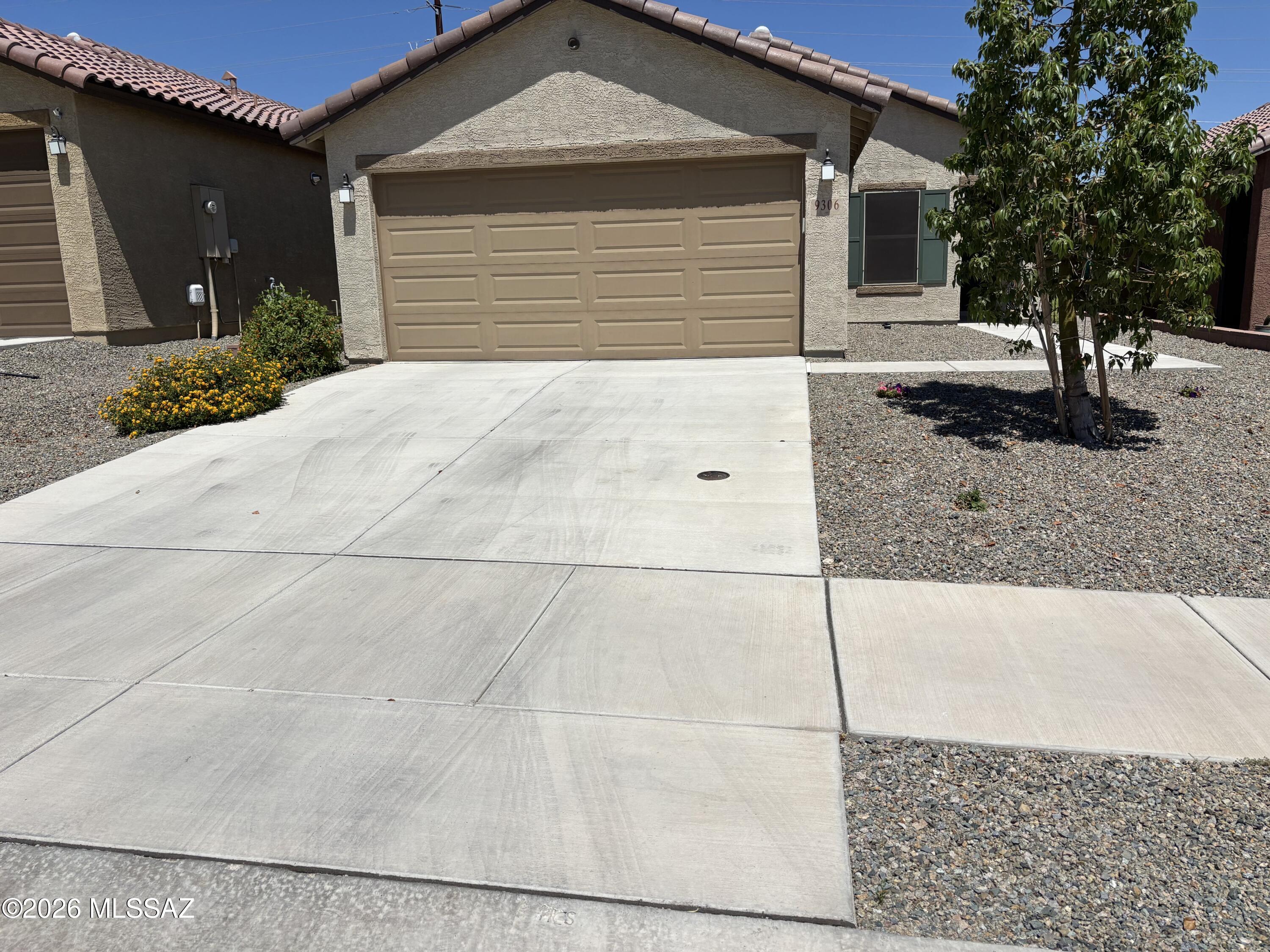 9306 North Agave Gold Road Tucson, AZ 85742 - Photo 2 of 24