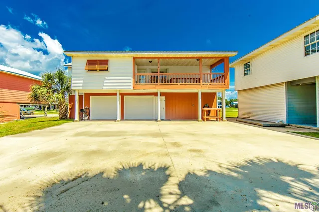 $315,000 | 3517 Highway 1, Grand Isle, LA 70358