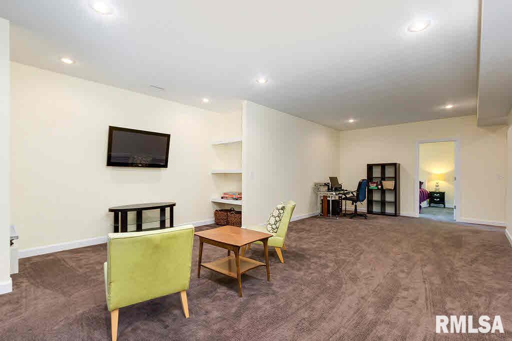 1075 Kimberly Ridge Road Bettendorf, IA 52722 - Photo 17 of 24 Gallery Image 17