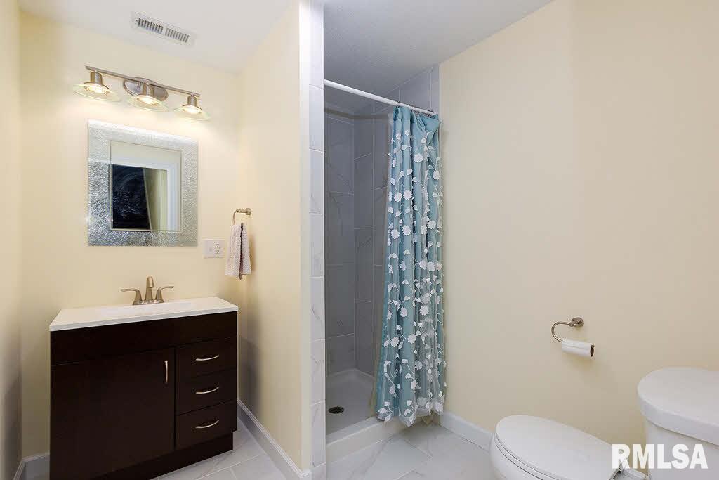 1075 Kimberly Ridge Road Bettendorf, IA 52722 - Photo 20 of 24 Gallery Image 20