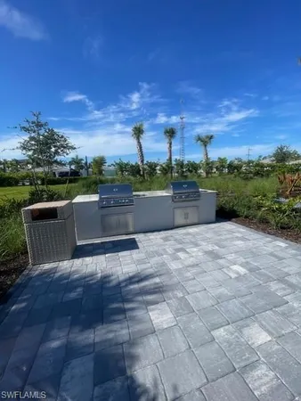 a view of roof with sitting area