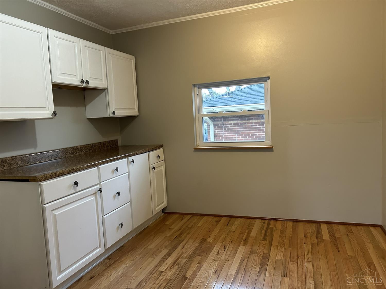 4670 Kugler Mill Road Cincinnati, OH 45236 - Photo 8 of 17
