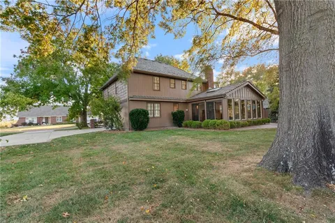 $615,000 | 9604 West 106th Street, Overland Park, KS 66212