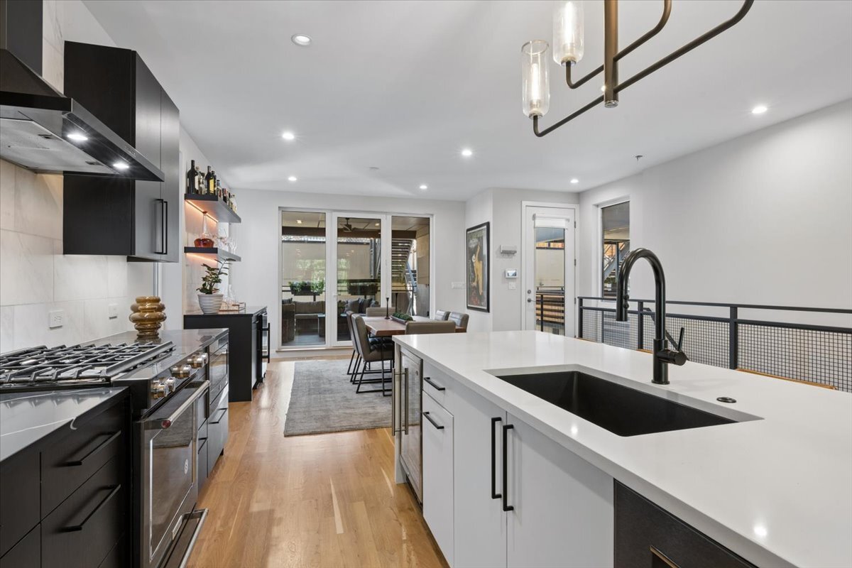 2719 West Haddon Avenue, Unit 1 Chicago, IL 60622 - Photo 7 of 27