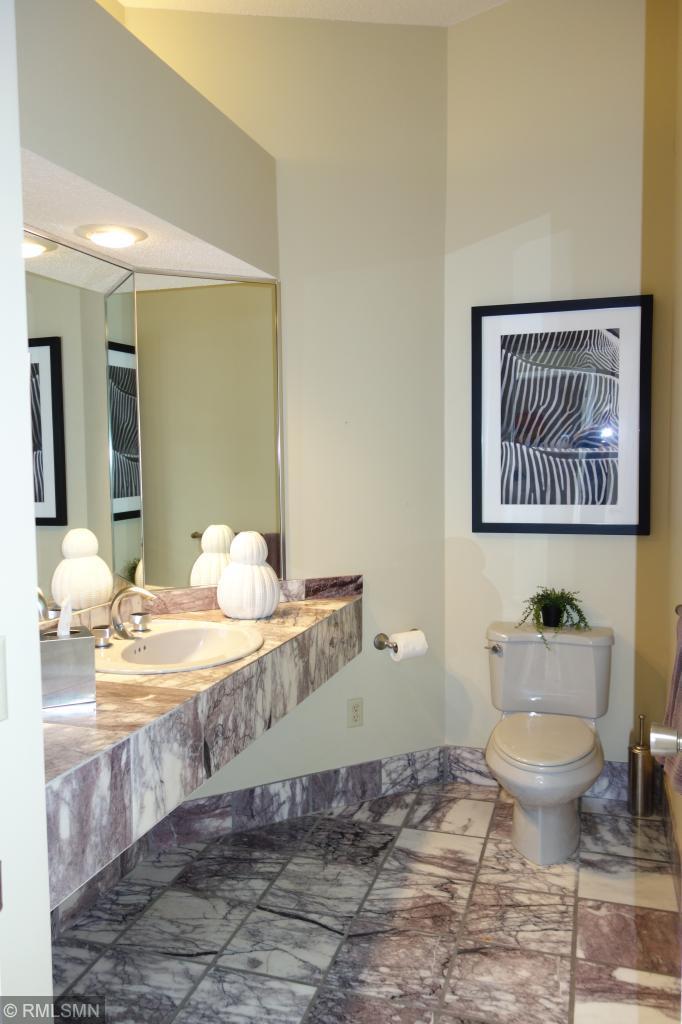 10497 Mt Curve Road Eden Prairie, MN 55347 - Photo 10 of 34 Gallery Image 10