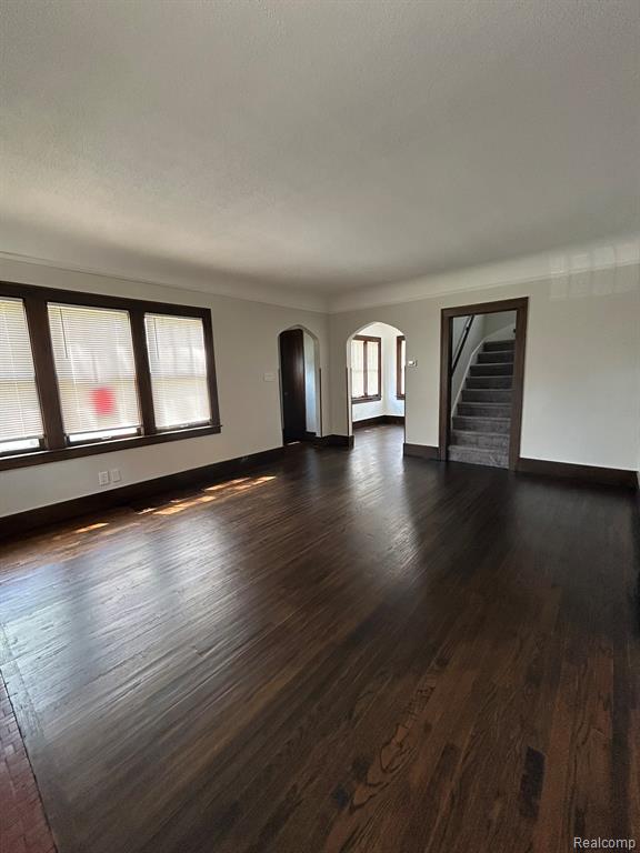 425 West Iroquois Road Pontiac, MI 48341 - Photo 6 of 41 Gallery Image 6