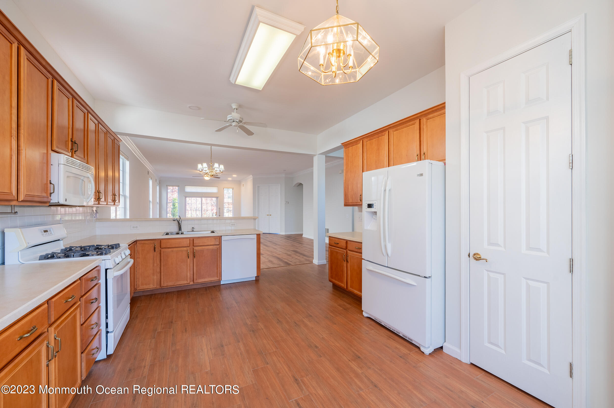 27 Shoal Road Jackson, NJ 08527 - Photo 15 of 42 Kitchen