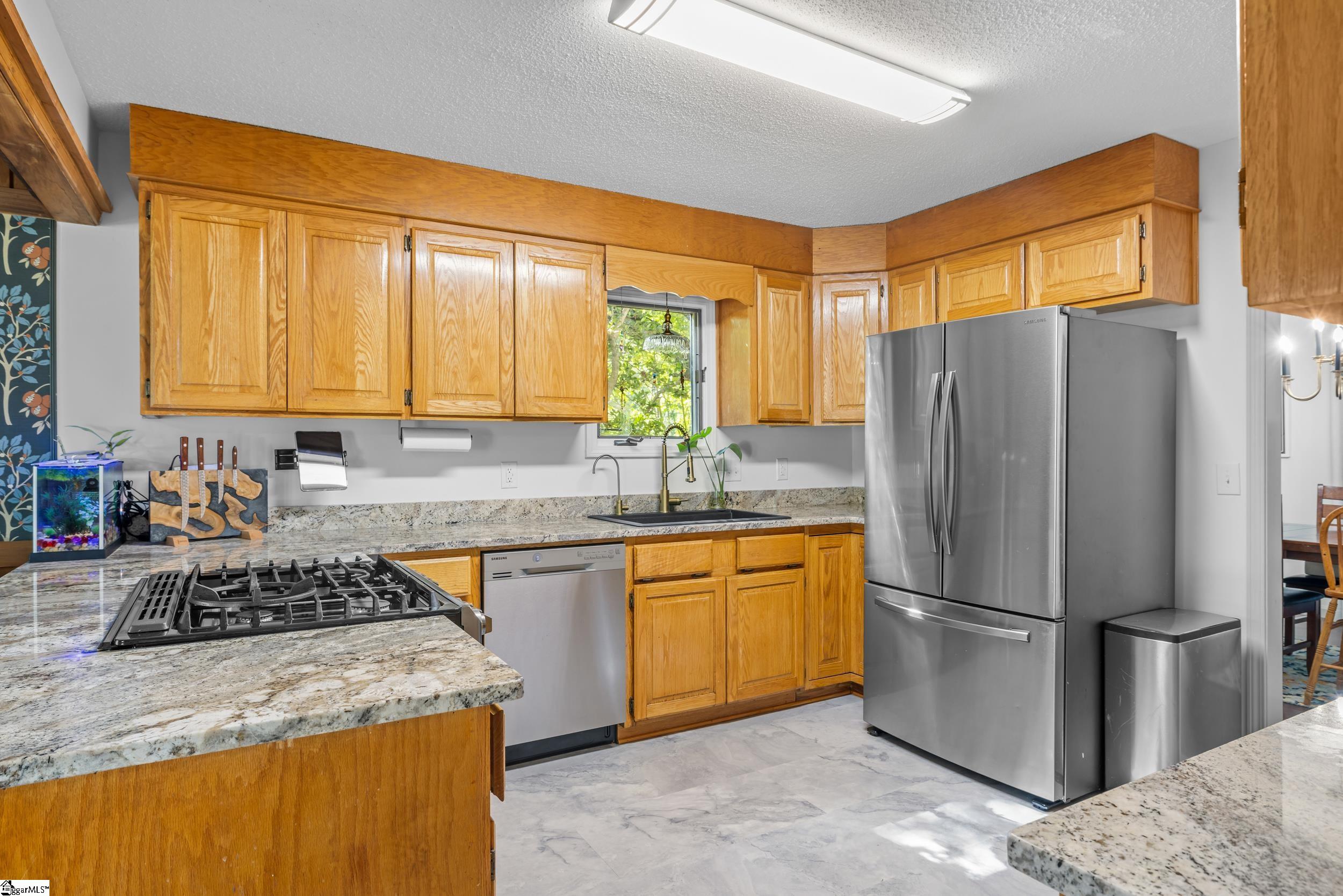 105 Shaftsbury Road Clemson, SC 29631 - Photo 8 of 34