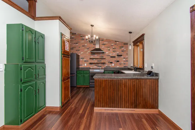 $425,000 | 429 Valley Avenue South, Moorhead, MN 56560