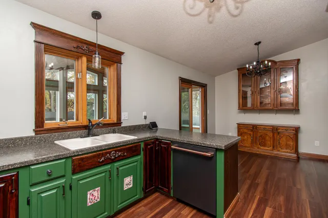 $425,000 | 429 Valley Avenue South, Moorhead, MN 56560