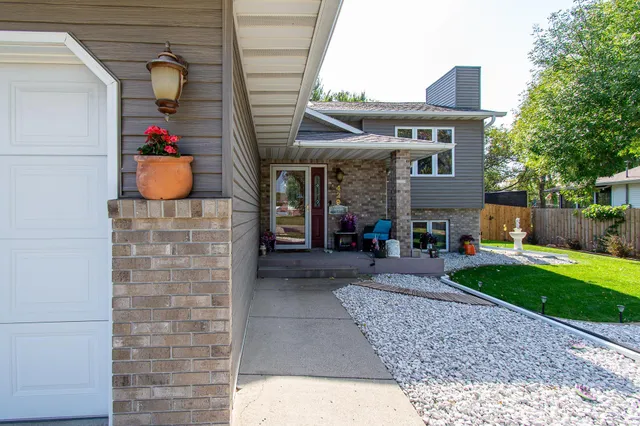 $425,000 | 429 Valley Avenue South, Moorhead, MN 56560