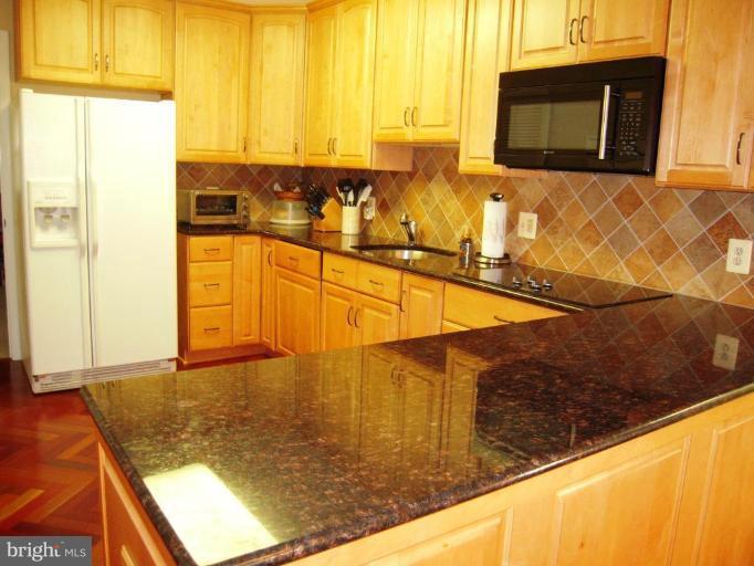 2202 Sugarcone Road Baltimore, MD 21209 - Photo 7 of 28 Kitchen